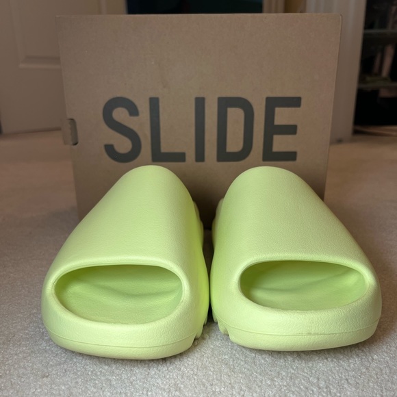 Yeezy Slides Glow Green main image 11